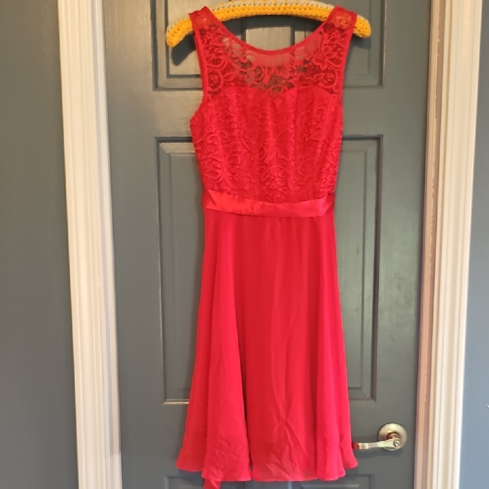 NWT Berry Love Elegant Red Lace Formal Cocktail Dress Sleeveless Woman Small
